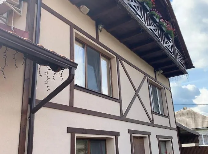 招待所 Liubava 波利亚纳