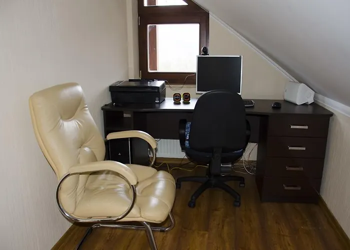 Liubava 招待所 波利亚纳