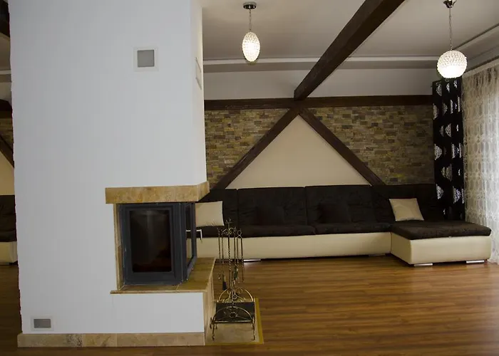 招待所 Liubava 波利亚纳